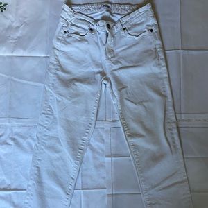 PAIGE white skinny jeans